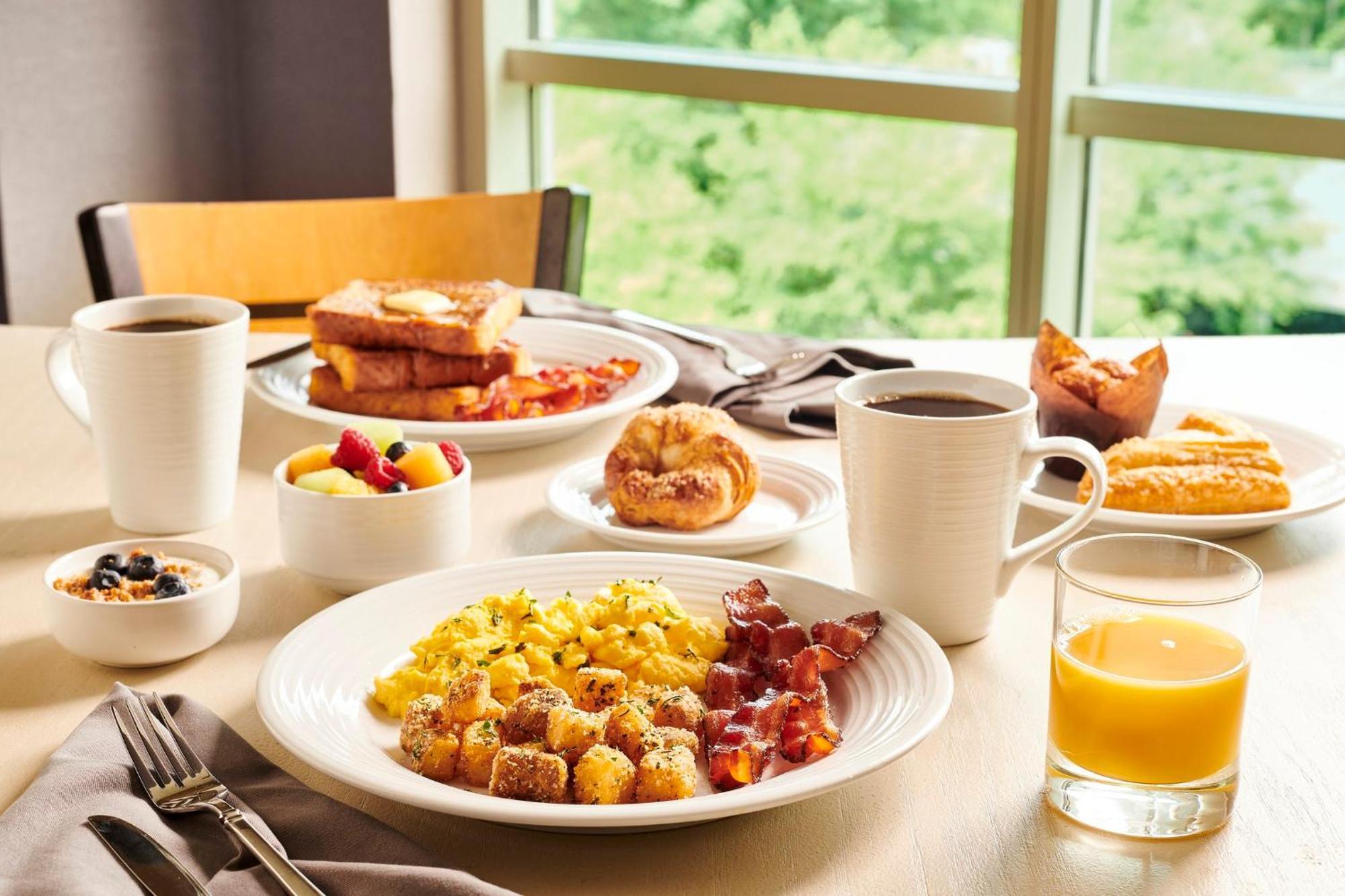 Holiday Inn Grand Rapids-Airport By Ihg Exteriör bild