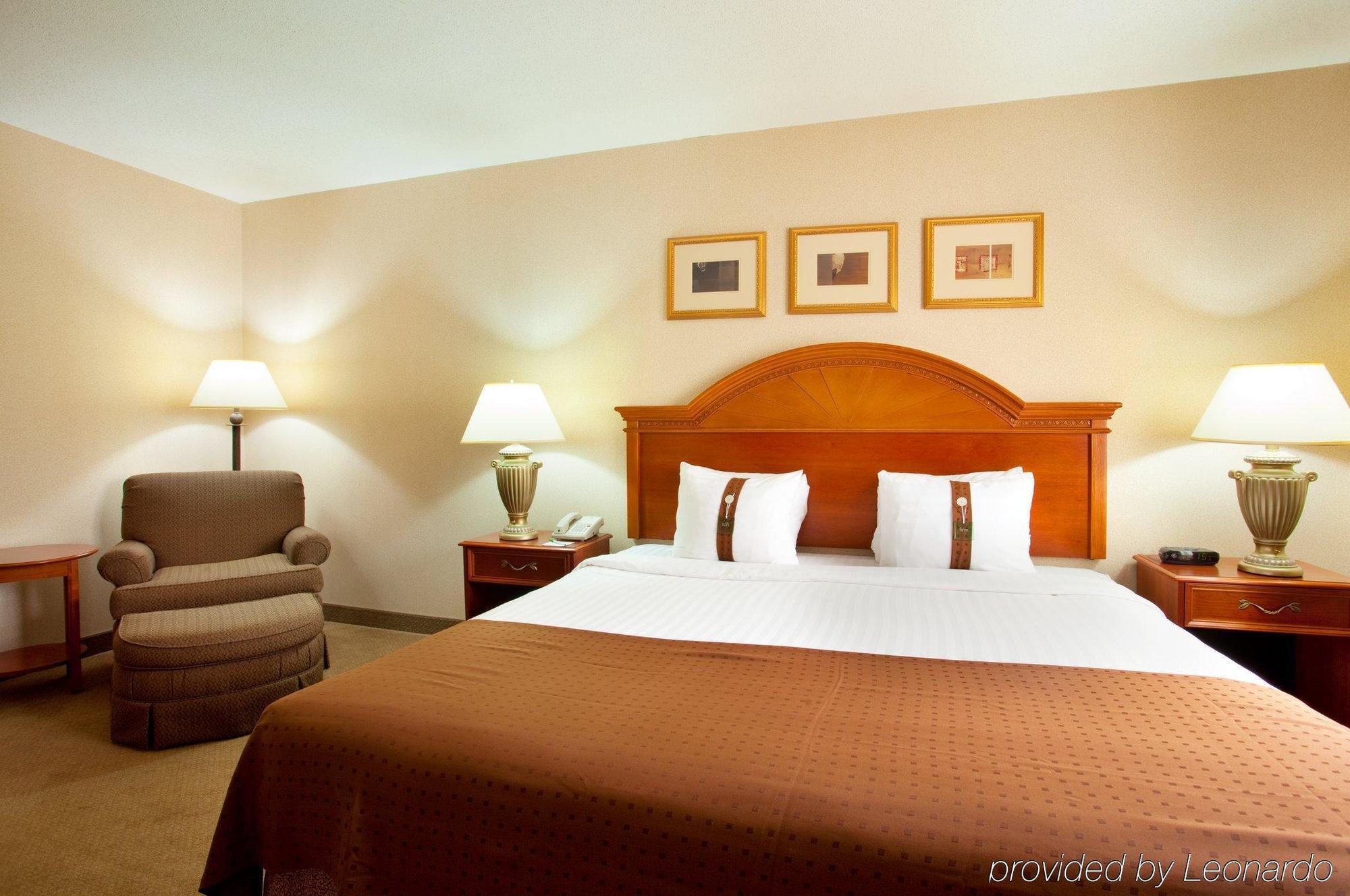 Holiday Inn Grand Rapids-Airport By Ihg Exteriör bild