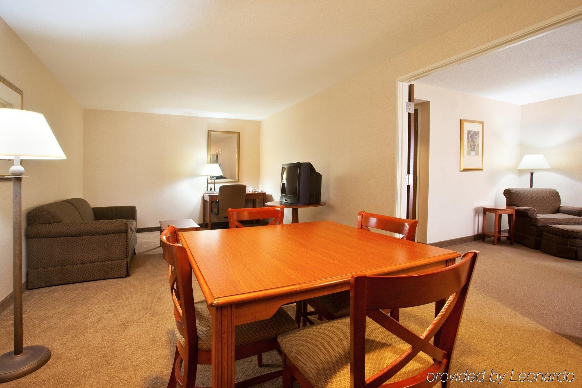 Holiday Inn Grand Rapids-Airport By Ihg Exteriör bild